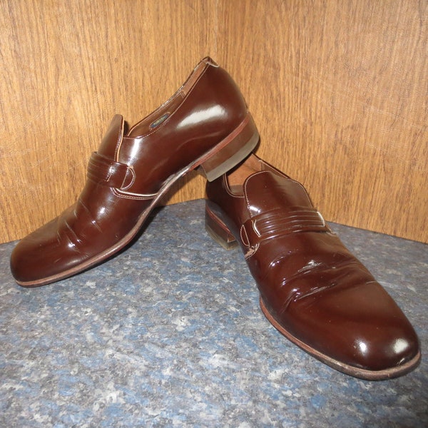 Rare Vintage Fab 70's Shiny Patent Leather Fashion Men's Dress Slip On Shoes by Florsheim - Size 9.5 - 10.  **FREE Shipping**