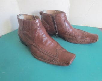 Vintage Rare Hard to Find Stacy Adams Brown Leather Squared Toe Western Cowboy Themed Zippered Ankle Boots - Size 10 Men's.  *FREE Shipping*