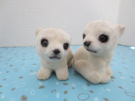 2 Vintage Super Cute Polar Bear Fuzzy Velvet Baby Cubs