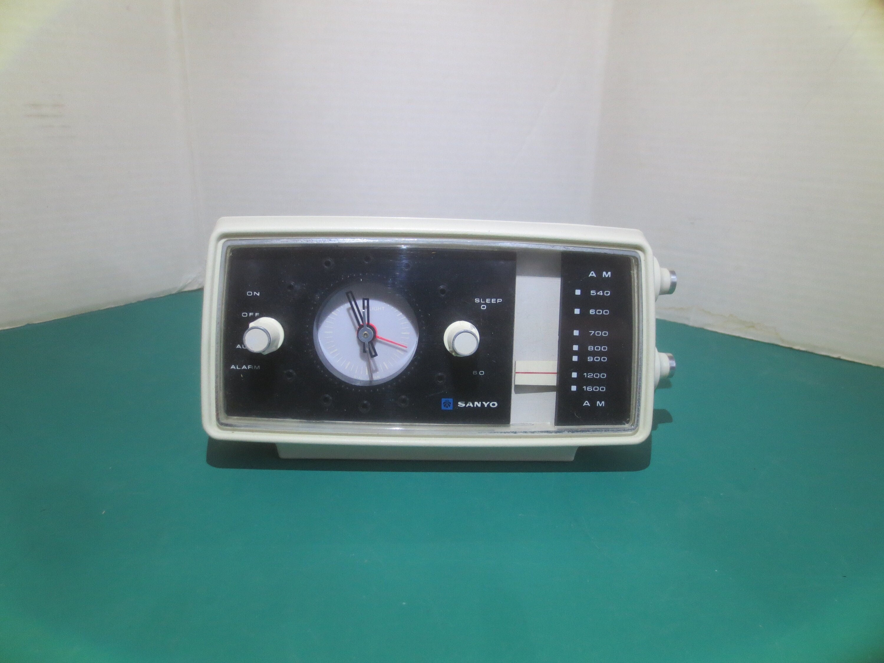 Sanyo Vintage Radio - Etsy