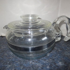 vintage Mid Century Pyrex Modèle 8446 6 tasses Poêle en verre Bouilloire.  **Livraison GRATUITE**