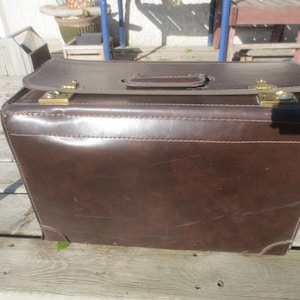Porte-documents en boîte pour juristes spécialisés dans la construction, vintage, moderne, bien utilisé, en bois brun et en vinyle. **Livraison GRATUITE**