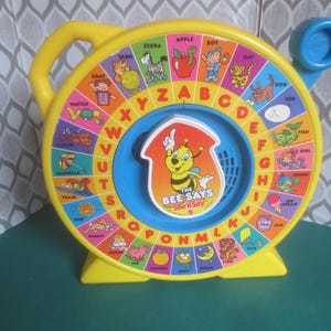Vintage 1996 Mattel The Bee Says See &#39;n Say Interactive Learning Educational ABC Toy.  **FREE Shipping**