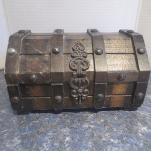 Vintage Handmade Handcrafted Wooden Pirate's Treasure Chest 2 Section Remvable Top Tray Jewelry Box Made in Japan.  **FREE Shipping**