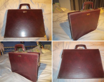 Vintage Stradellina Executive Top Opening Hard Leather Slim Briefcase with Side Hinged Opening and Dual Inner Compartment. **FREE Shipping**