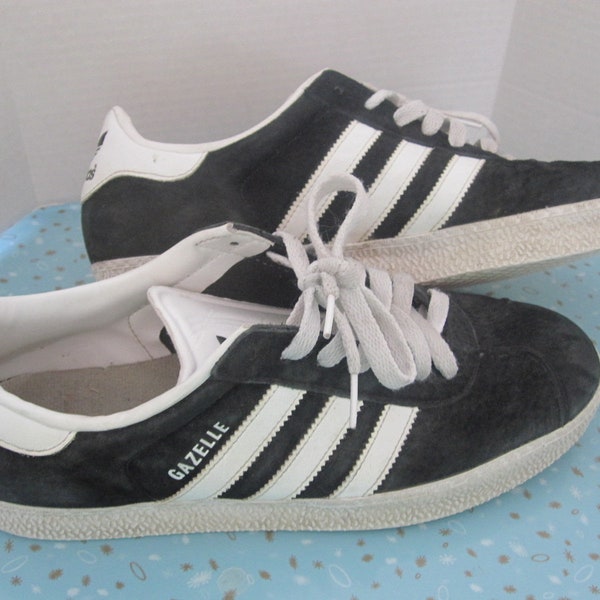 Adidas Men Adults’ Retro Old School Trainers - Size 9.5 US.  **FREE Shipping**