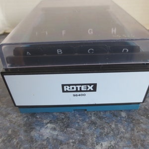 Rare vintage Mid Century Modern Office Industrial Design Rotex 98400 Metal Card Name Index Holder. **Livraison gratuite**