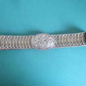 VINTAGE Retro Metal Stretch Elastic Belt with Ornate Flower Floral Buckle Design Floral Embroidery Bead Wide Waistband Elastic Waistband  main image 3