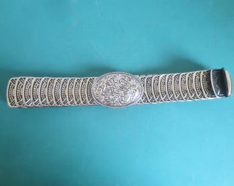 Vintage 1980s NOS Thin Black Stretch Belt With Metal Flower  display picture 3