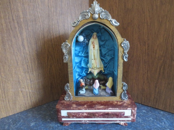 Vintage Mid Century Religious Themed Madonna Lourdes Our Lady of Fatima Virgin Mary w/ Children Music Box Jewelry Box Altar Temple Shrine.