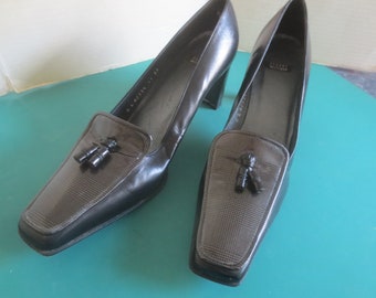 Vintage Rare Hard to Find Retro Stuart Weitzman Squared Toe Checkered Plaid 3" Pumps with Tassel Design - Size 11.   **FREE Shipping**