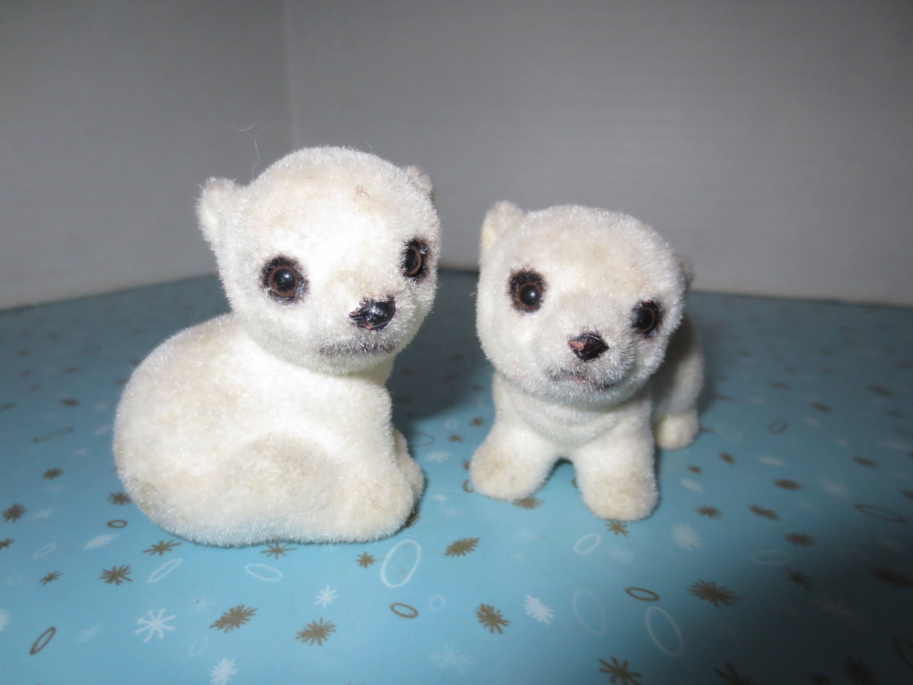 2 Vintage Super Cute Polar Bear Fuzzy Velvet Baby Cubs