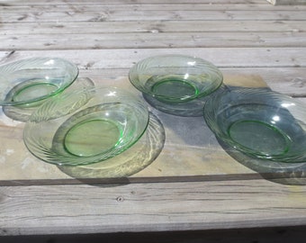 4 Vintage Mid Century Modern Clear Green Glass Pyrex Bowls with Art Deco Feather Pattern Design Made in the USA.
