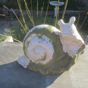 Vintage Rustic Primitive Distressed Concrete Stone Snail Garden Outdoor Yard Art Statue Figurine Decor.  **FREE Shipping**