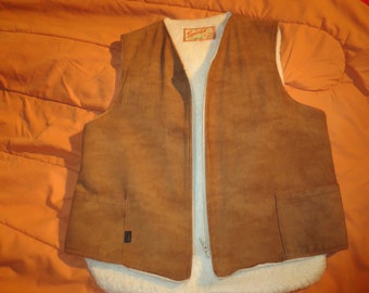 Rare Vintage Sportchief Outer Leather Suede Zipper Vest with Faux Shearing Lined Interior Made in Canada - Size Large.  **FREE Shipping**