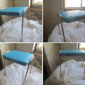 Vintage mitten av århundradet atomåldern teal påfågelblå stapelpall tillverkad i Kanada - endast en - Tillverkad i Winnipeg, Manitoba.