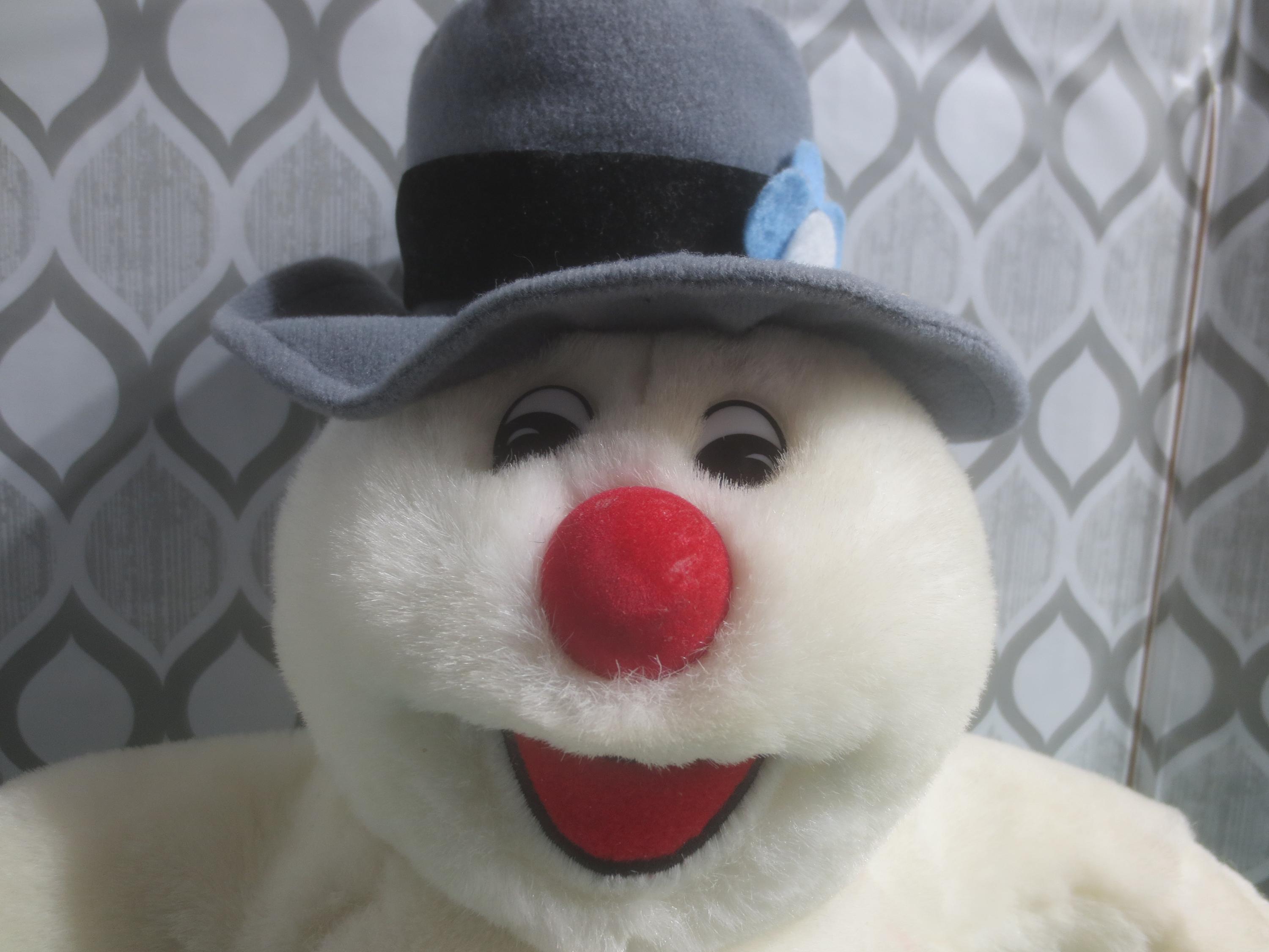 Vintage 2001 Singing Frosty the Snowman Plush Christmas Decor