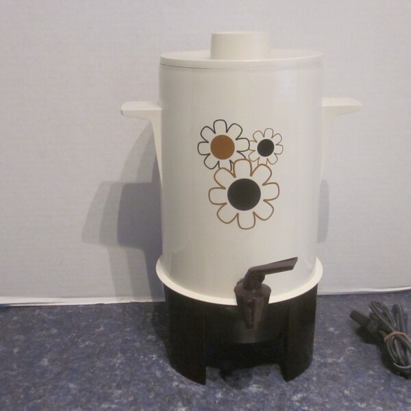 Rare Vintage Regal Ware Poly Perk 10 to 20 Cups Automatic Coffee Percolator Model 7420 Circa 1960's - 1970's.  **FREE Shipping**