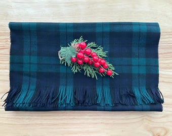Vintage Pendleton Scarf / Scottish Plaid Wool Textile / Wool Neck Scarf / Black Watch Tartan