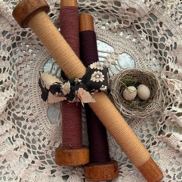 Antique Industrial Bobbin Set / Vintage Spindle Wool Bobbins