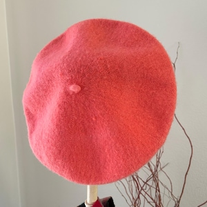 Vintage “Bright Coral Color” Wool Beret / Spanish French Beret / Women Size S-M