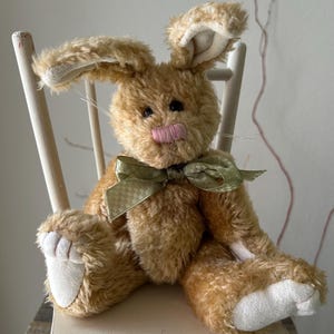 Retired 1990’s Boyds “Marigold McHare” Rabbit / Boyds Plush Rabbit / Easter Bunny
