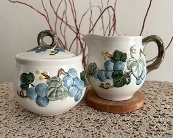 Vintage Metlox Poppy Trail “Sculptured Grape” Cream and Sugar Bowl / MCM Pottery Dishes / Lidded Sugar Bowl