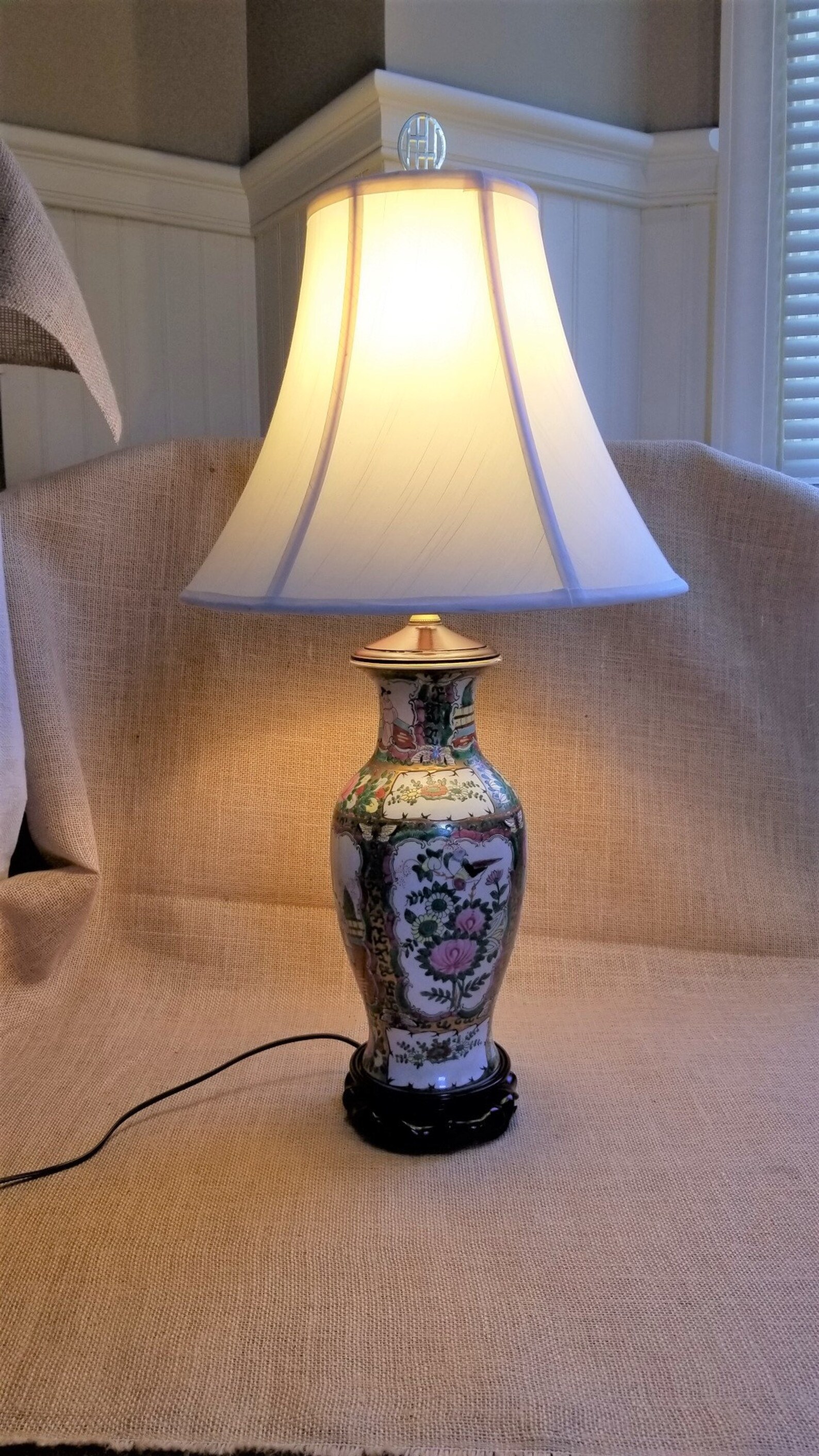 Vintage Rose Medallion Lamp Asian Lamp Table Lamp Etsy