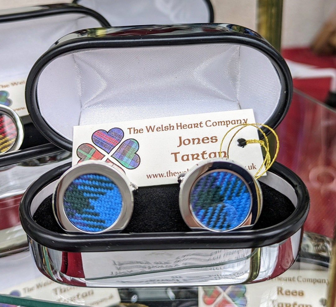 thumbnail image 2 of Wales Flag Tie Pin And Cufflink Gift Set – Cymru Collectable Accessories For Men 2 of 6