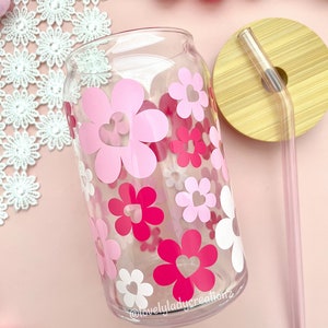Daisy and Hearts Glass Cup / Flower Glass Valentine’s Day Glass Cup / Iced Coffee Glass / Cute Coffee Cup / Valentine’s Gift / Gifts for Her