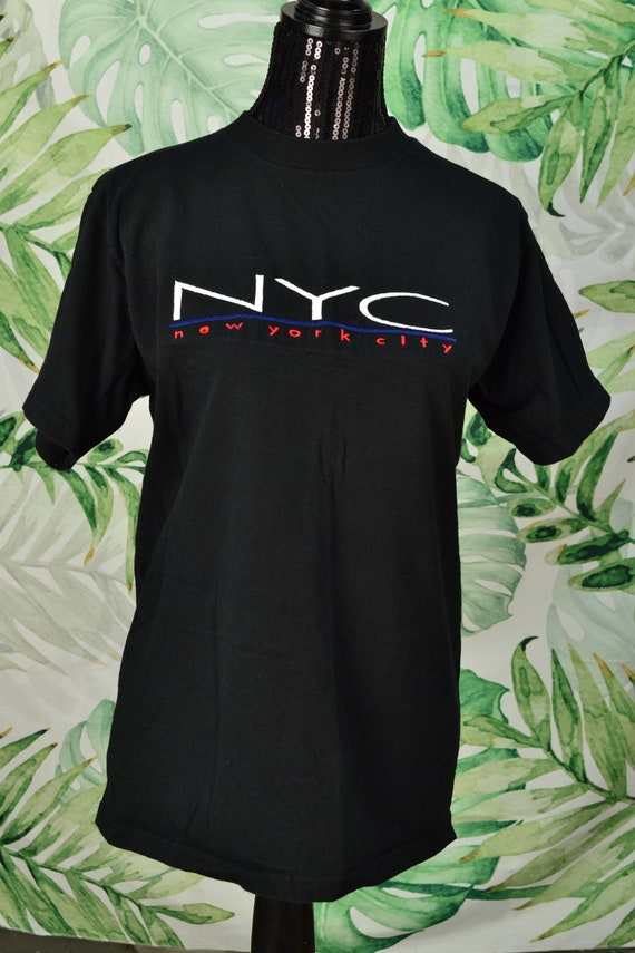 90s Embroidered NYC Tshirt M New York Streetwear … - image 3