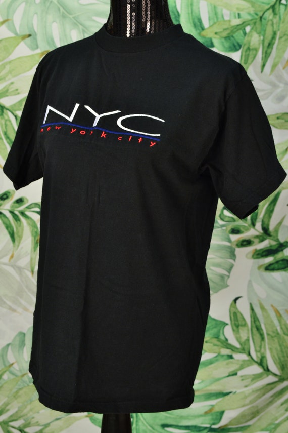 90s Embroidered NYC Tshirt M New York Streetwear … - image 1