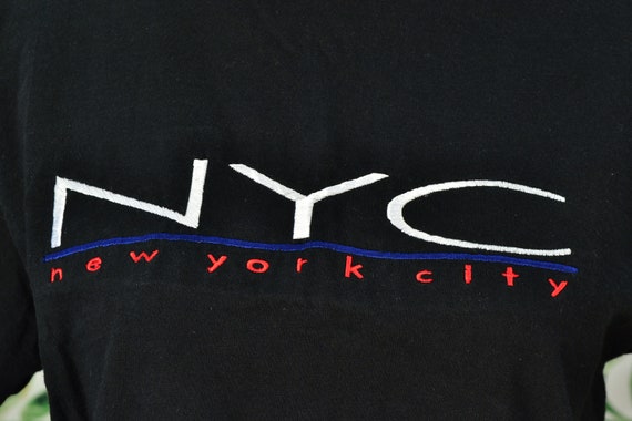 90s Embroidered NYC Tshirt M New York Streetwear … - image 7
