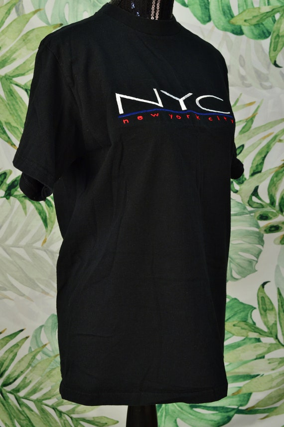 90s Embroidered NYC Tshirt M New York Streetwear … - image 4