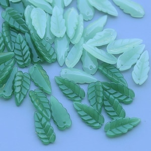 50PCS Czech Glass Leaf Beads 10x 23mm Green Leaf Glaze Beads Czech Charms Bead For Earring Necklace Bracelet