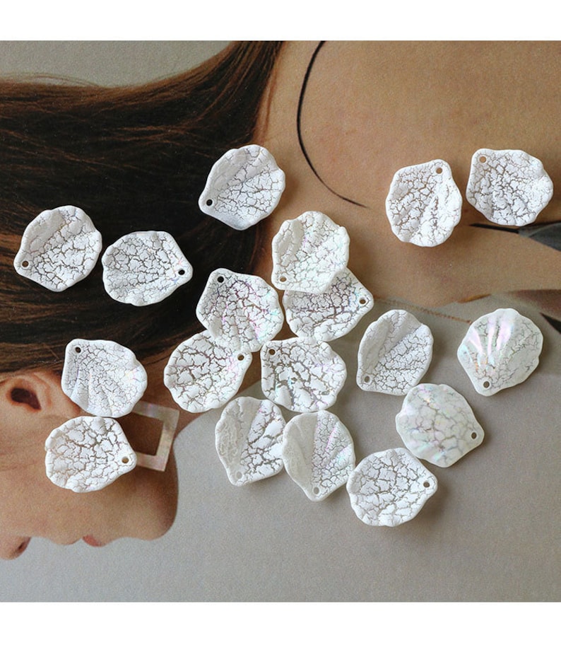 20PCS Resin Charms Faux Shell Charms White Tiny Charms Beads,Jewelry Charms for Earring Making Resin Leaft Charm Pendant