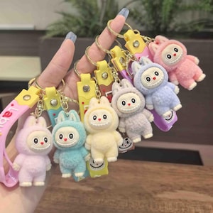 破格値　ラブブ　キーホルダー　7体セット Labubu popmart keychain - Etsy 日本