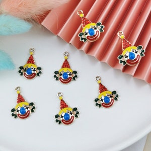 10/20PCS サーカスピエロエナメルチャーム、ドロップオイル合金チャームペンダント、イヤリングチャーム、ネックレスチャーム、イヤリングネックレス作り用ジュエリーチャーム