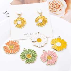 10PCS Daisy Enamel Charms, Alloy Charm Pendant, Flower Charms,Floral Charms, Necklace Charm, Earring Charms, Jewelry Charms