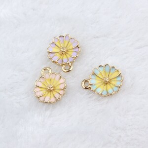10PCS Daisy Enamel Charms, Alloy Charm Pendant, Flower Charms,Floral Charms, Tiny Charm, Jewelry Charms for Earring Necklace Making