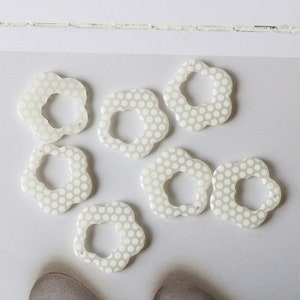 10PCS Resin Charms, Resin Charm Pendant,White Charms, Flower Charms,Acrylic Charms,Floral Charms,Jewelry for Earring Necklace Making