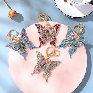 Inlaid with crystal Colorful butterfly alloy keychain,exquisite creative small gifts,handmade backpack mobile phone decorative pendants