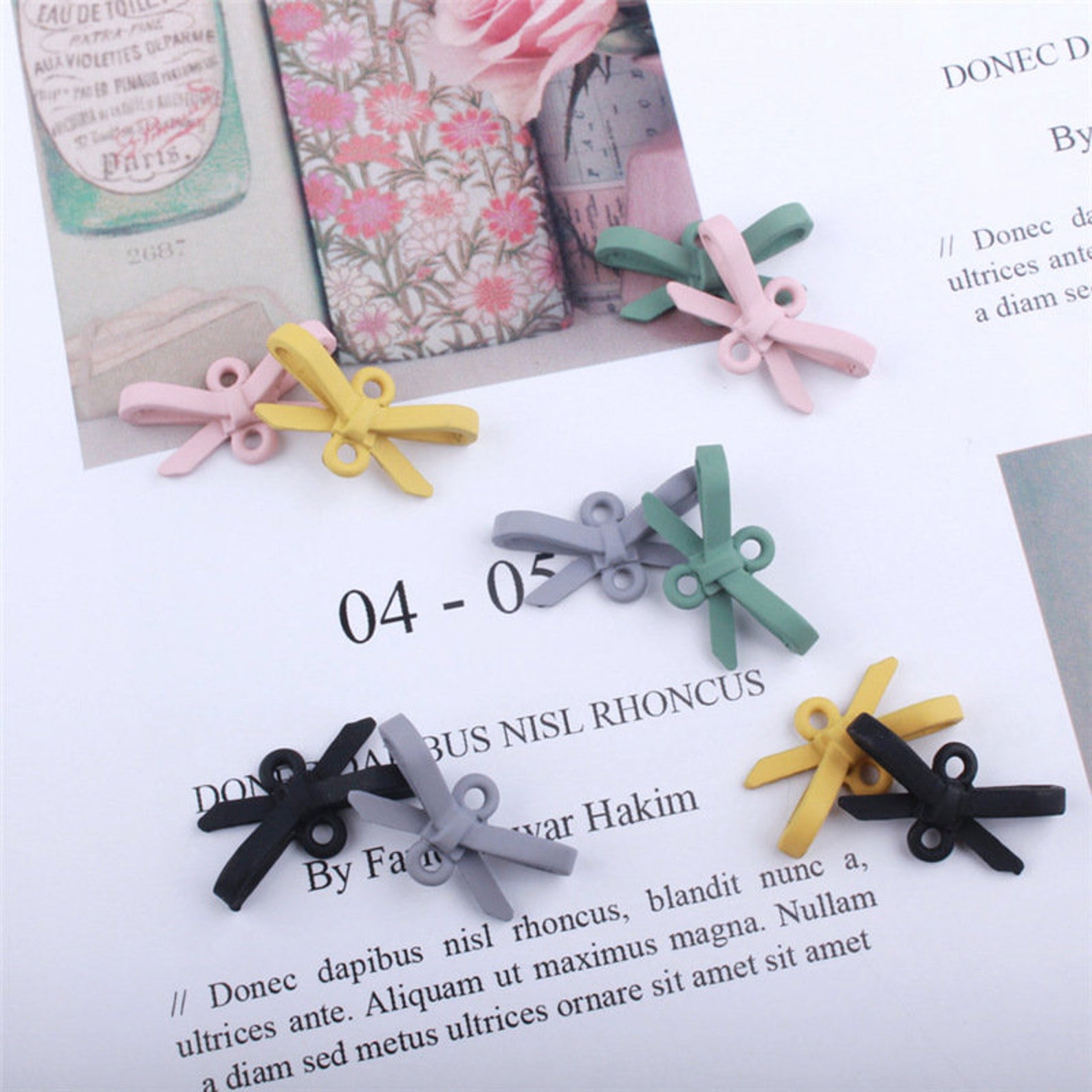 PandaHall 20pcs Bowknot Alloy Enamel Charms Pendant 10x15x3mm