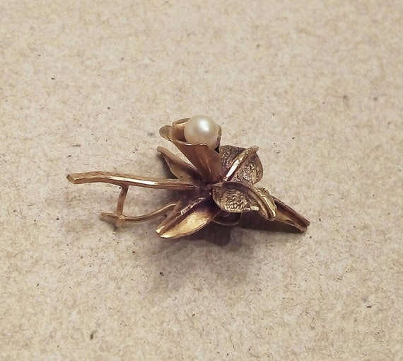 18k gold orchid flower brooch with round pearl / … - image 2