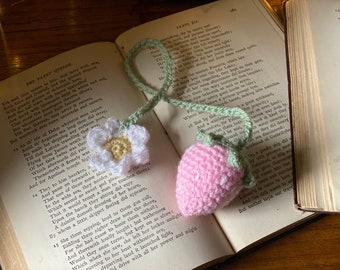 Pink Strawberry Bookmark Crochet Cottagecore, Book Accessories, Handmade Bookmark, Bookstagram, Booktok Gift, Kawaii