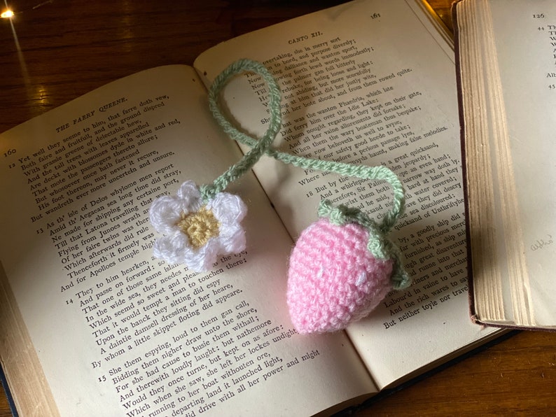 Pink Strawberry Bookmark Crochet Cottagecore, Book Accessories, Handmade Bookmark, Bookstagram, Booktok Gift, Kawaii image 1