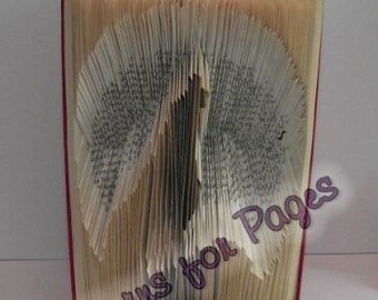 Book folding pattern for a WOLF HOWLING at the MOON