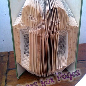 Book folding pattern for a GIFT-PRESENT image 1
