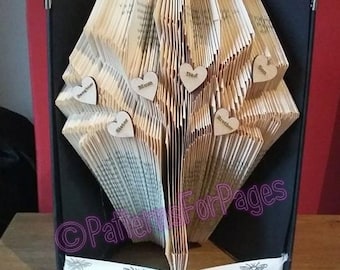 Book folding pattern for a FAMILY TREE