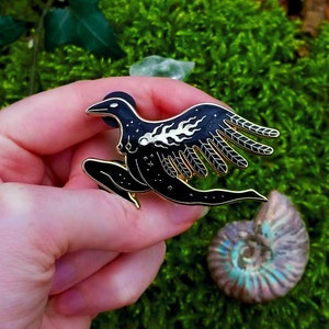 Hedge Rider Hard Emaille Pin Göttin Vogel Hexe Sterne Rabe feminin spirituell Bild 3